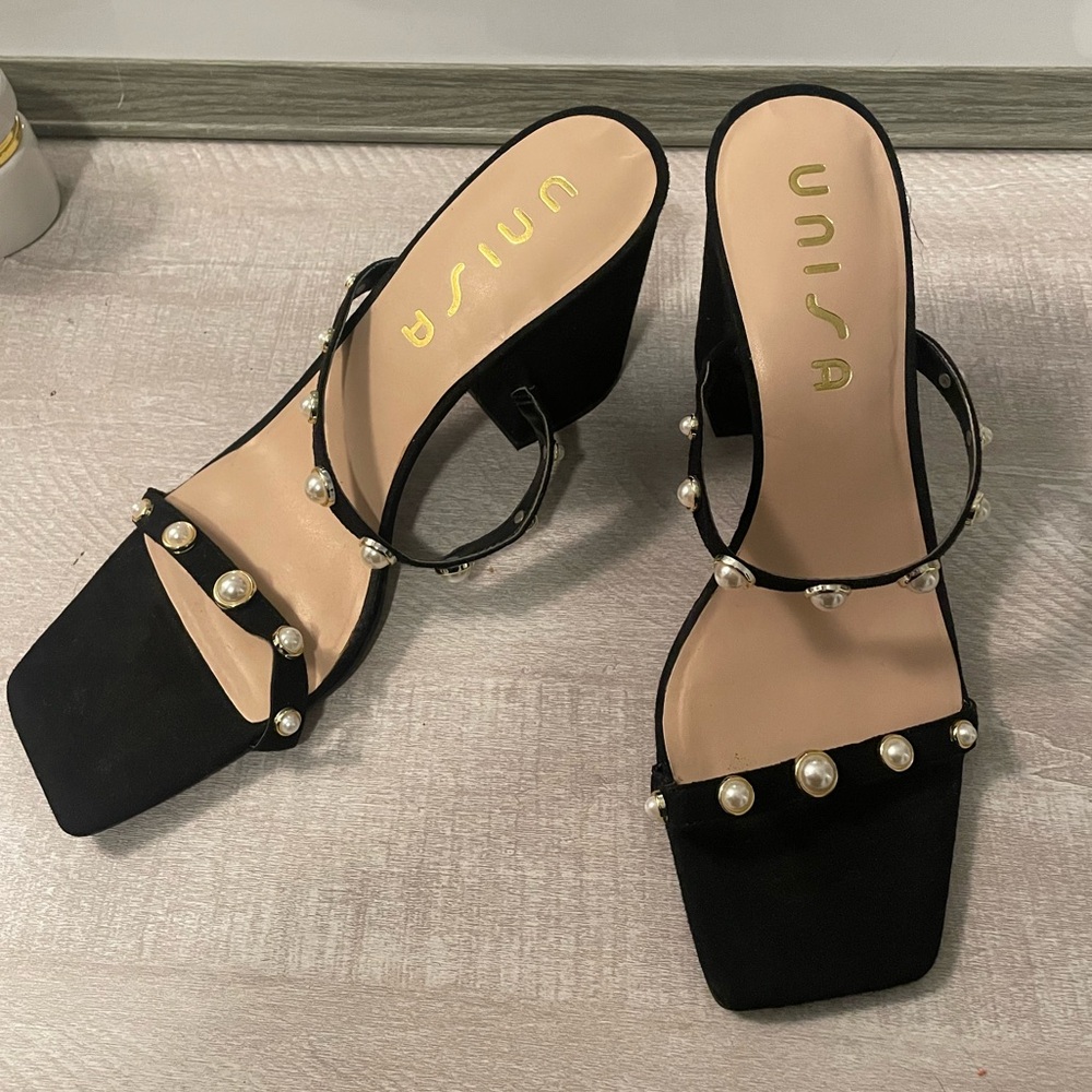 Stewpot Heels With Pearls